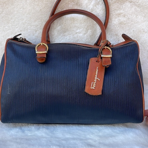 GUC, auth SALVATORE  FERRAGAMO NAVY BLUE VINTAGE BAG, made in Italy - Picture 1 of 16